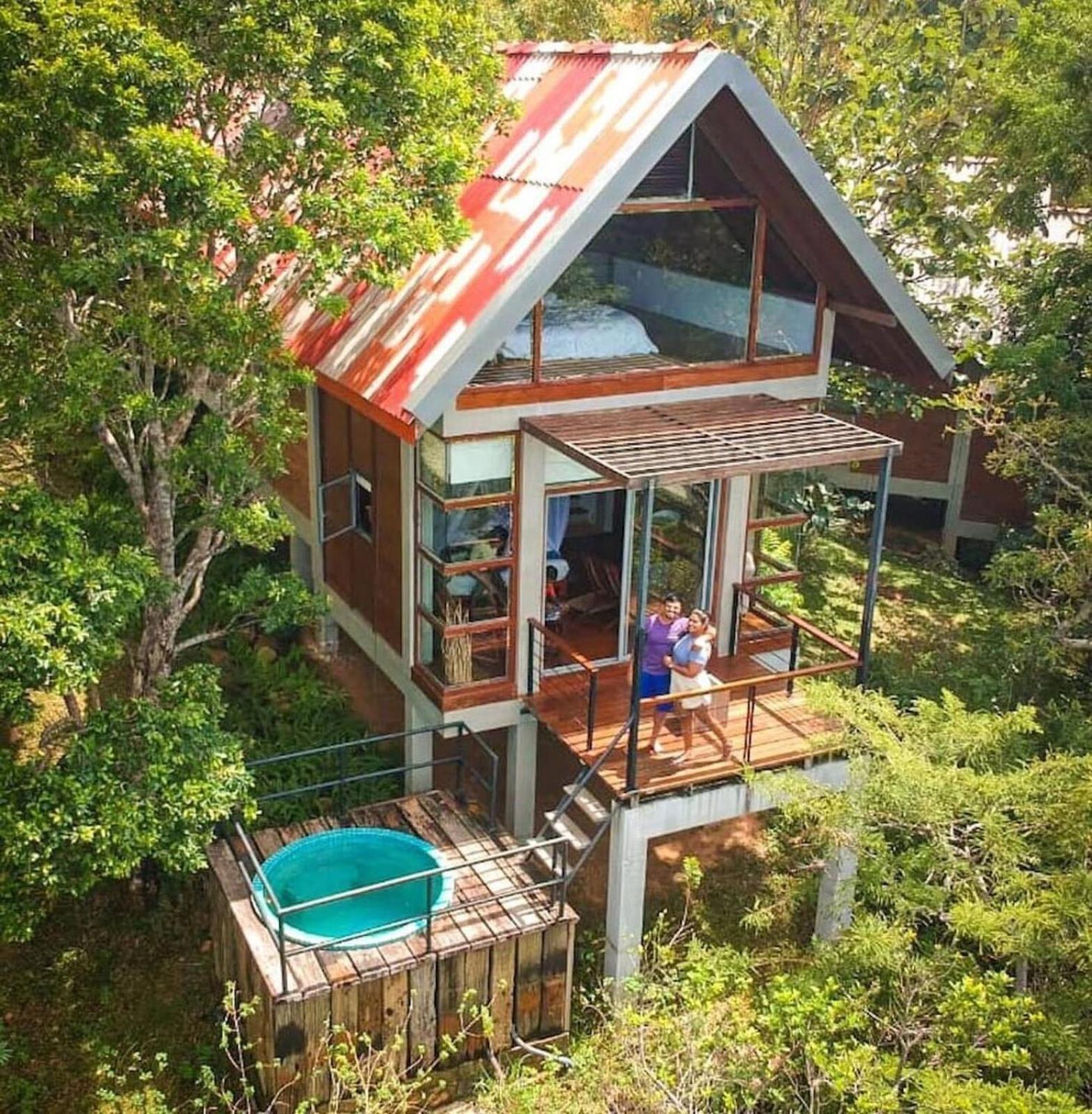 Treehouse Chalets - Luxury Getaway Within A Short Distance Of Ella 贝里胡罗亚 外观 照片