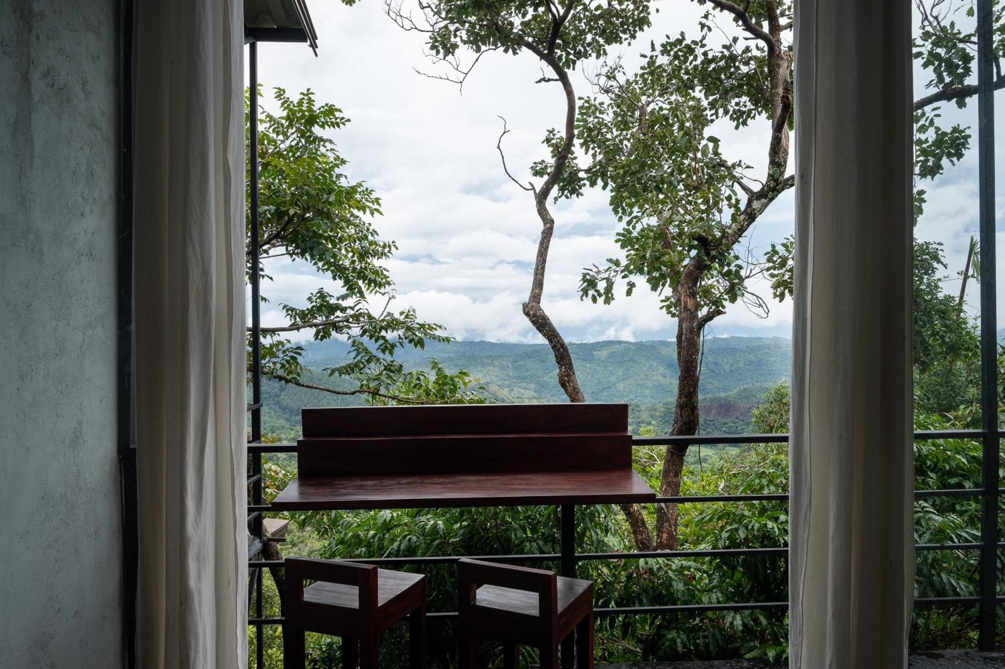 Treehouse Chalets - Luxury Getaway Within A Short Distance Of Ella 贝里胡罗亚 外观 照片
