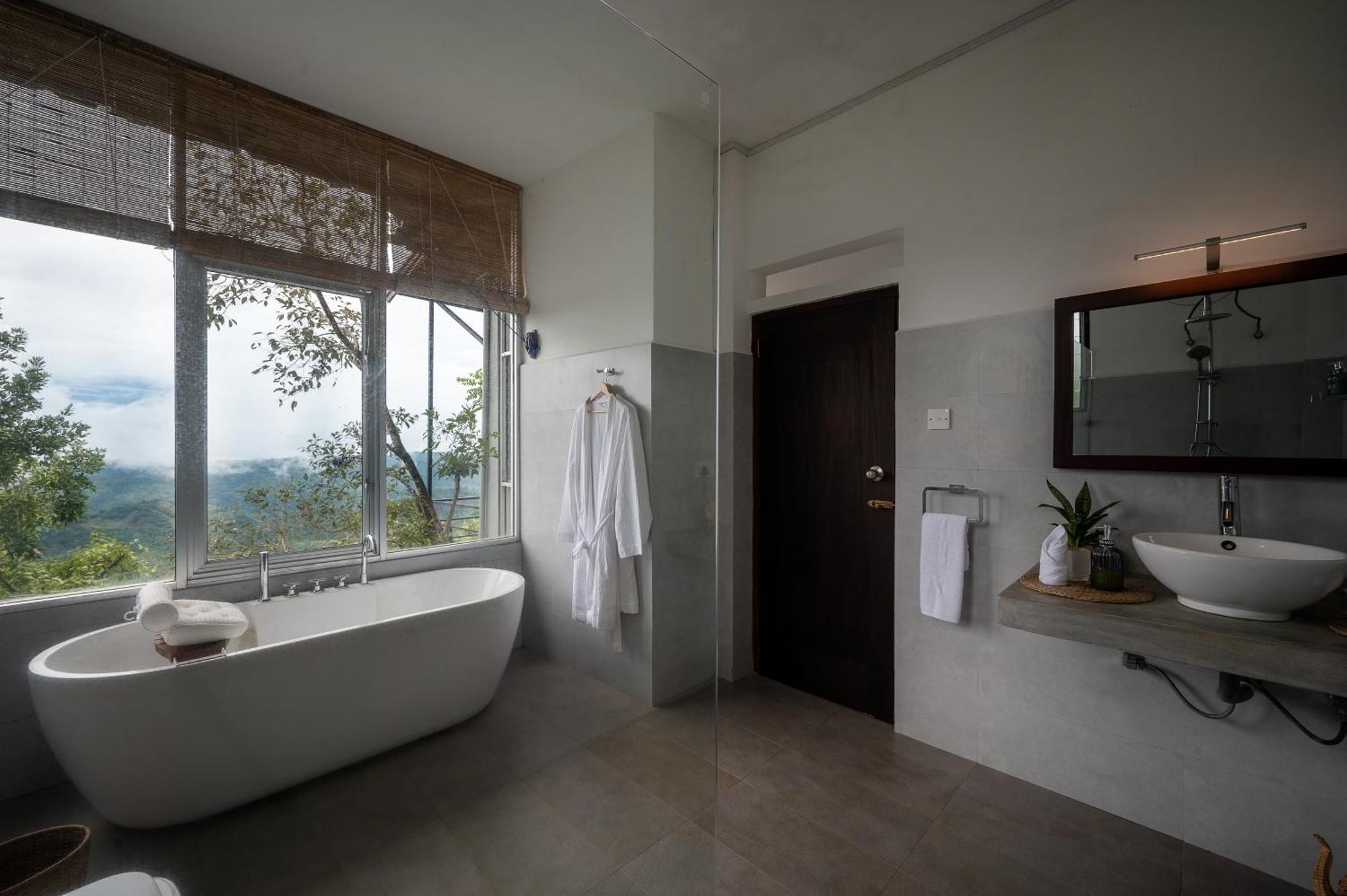Treehouse Chalets - Luxury Getaway Within A Short Distance Of Ella 贝里胡罗亚 外观 照片