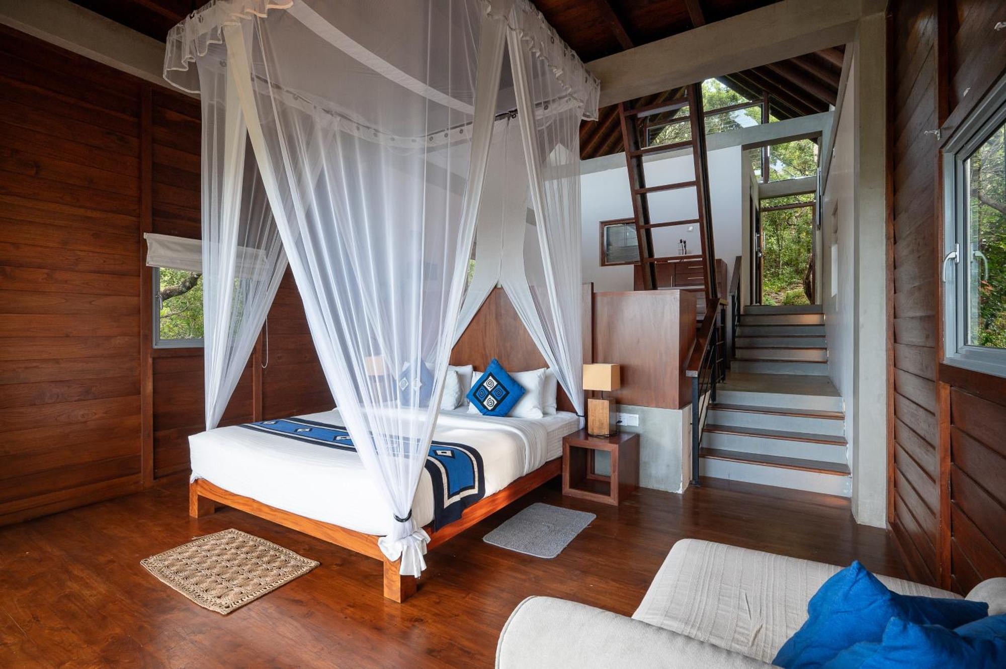 Treehouse Chalets - Luxury Getaway Within A Short Distance Of Ella 贝里胡罗亚 外观 照片