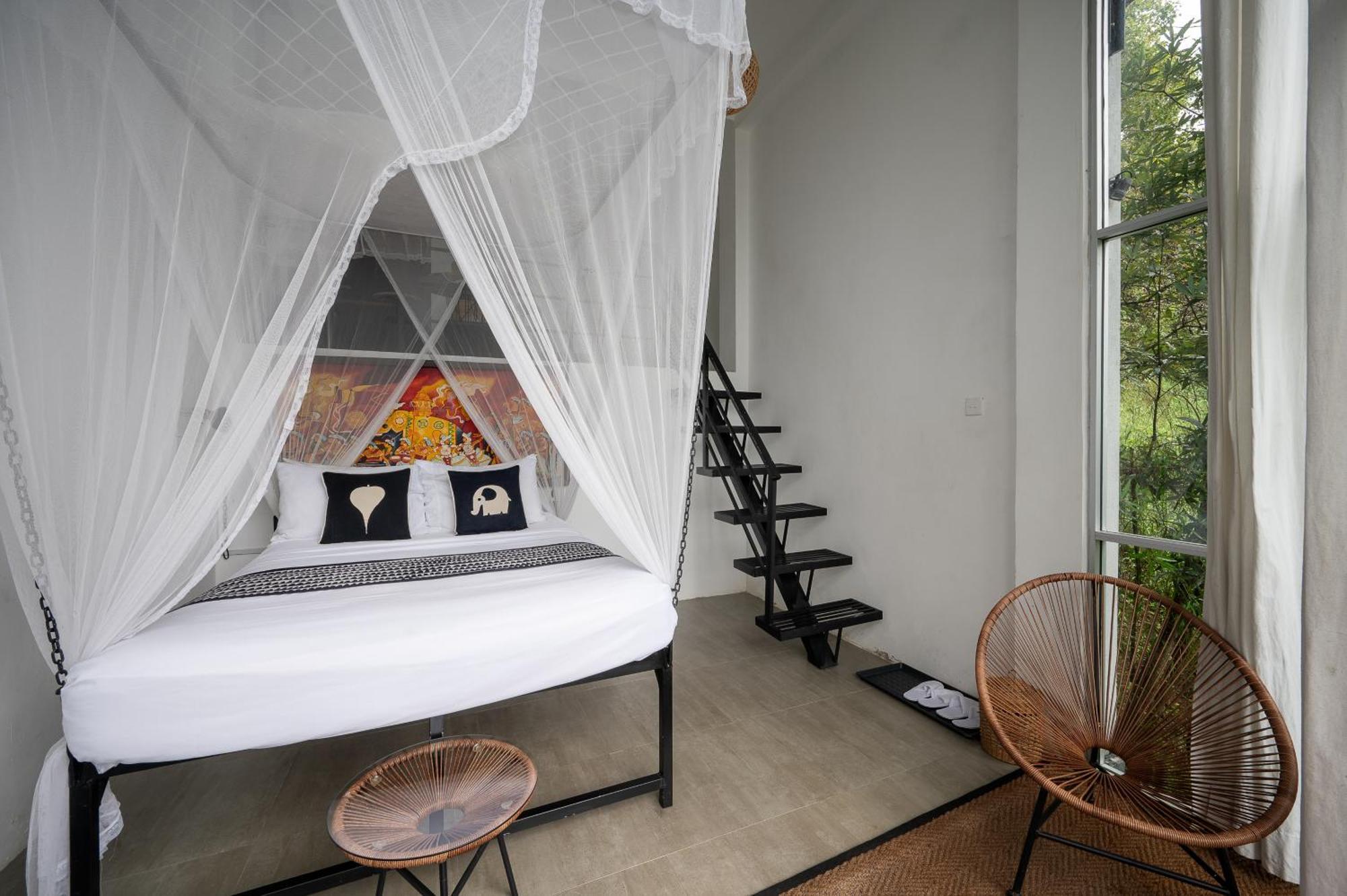 Treehouse Chalets - Luxury Getaway Within A Short Distance Of Ella 贝里胡罗亚 外观 照片