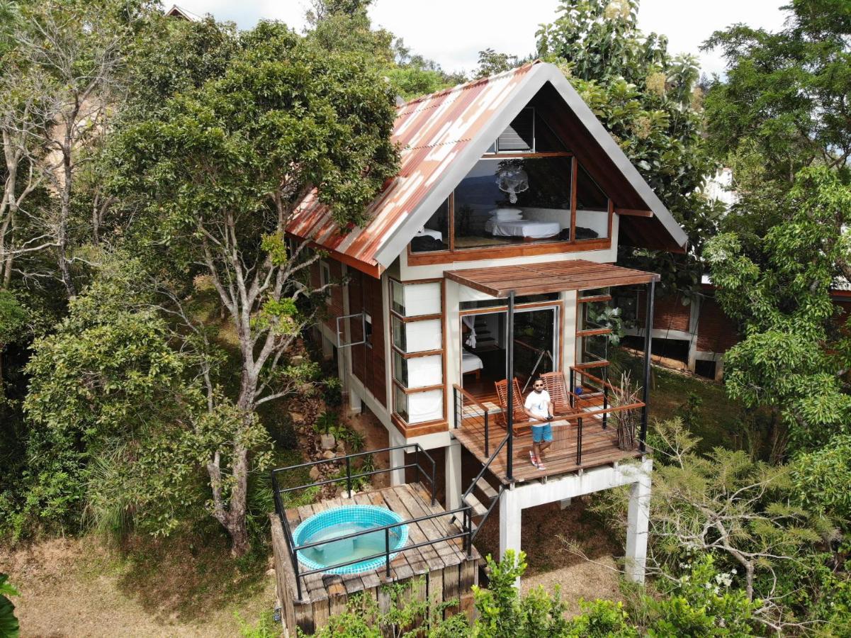 Treehouse Chalets - Luxury Getaway Within A Short Distance Of Ella 贝里胡罗亚 外观 照片